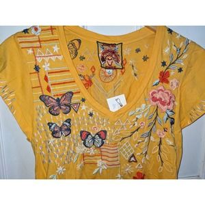 NWT Johnny was -embroidered floral butterfly top t shirt cotton